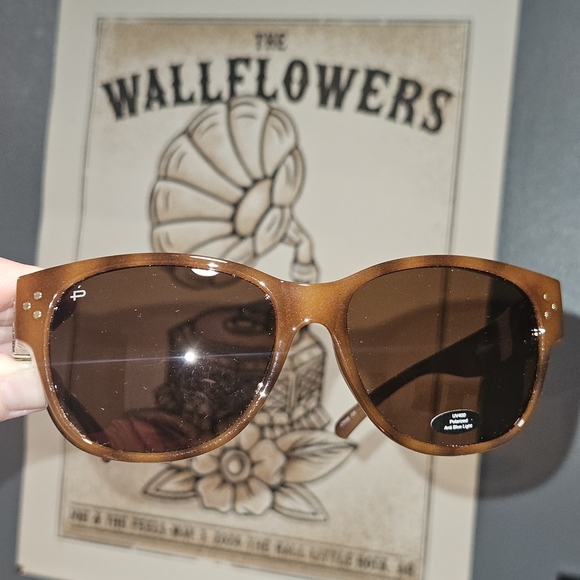 prive revaux Accessories - NWOT Prive Revaux The Prep C10 Womens Polarized Blu Light Sunglasses Brown CAT 3